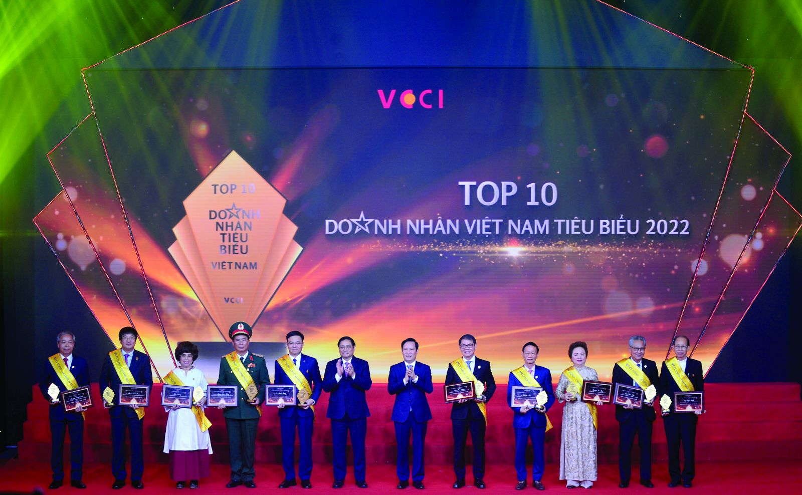  VCCI trao giải Top 10 doanh nhân tiêu biểu 2022.