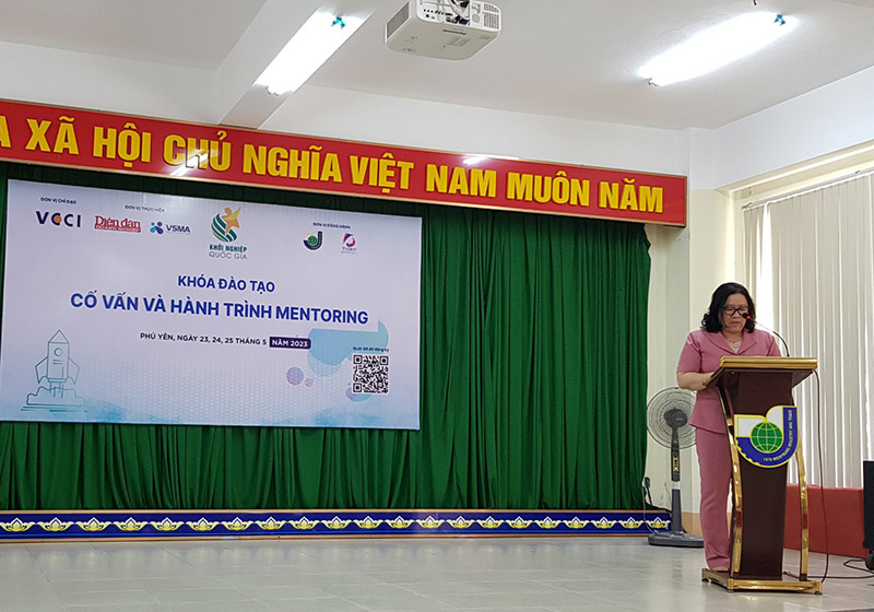  Bà Nguyễn Thị Nga, Chủ tịch Hội Nữ doanh nhân tỉnh Phú Yên 