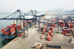 Kinh tế biển Quảng Ninh  Kỳ II: Còn nhiều lực cản cảng biển