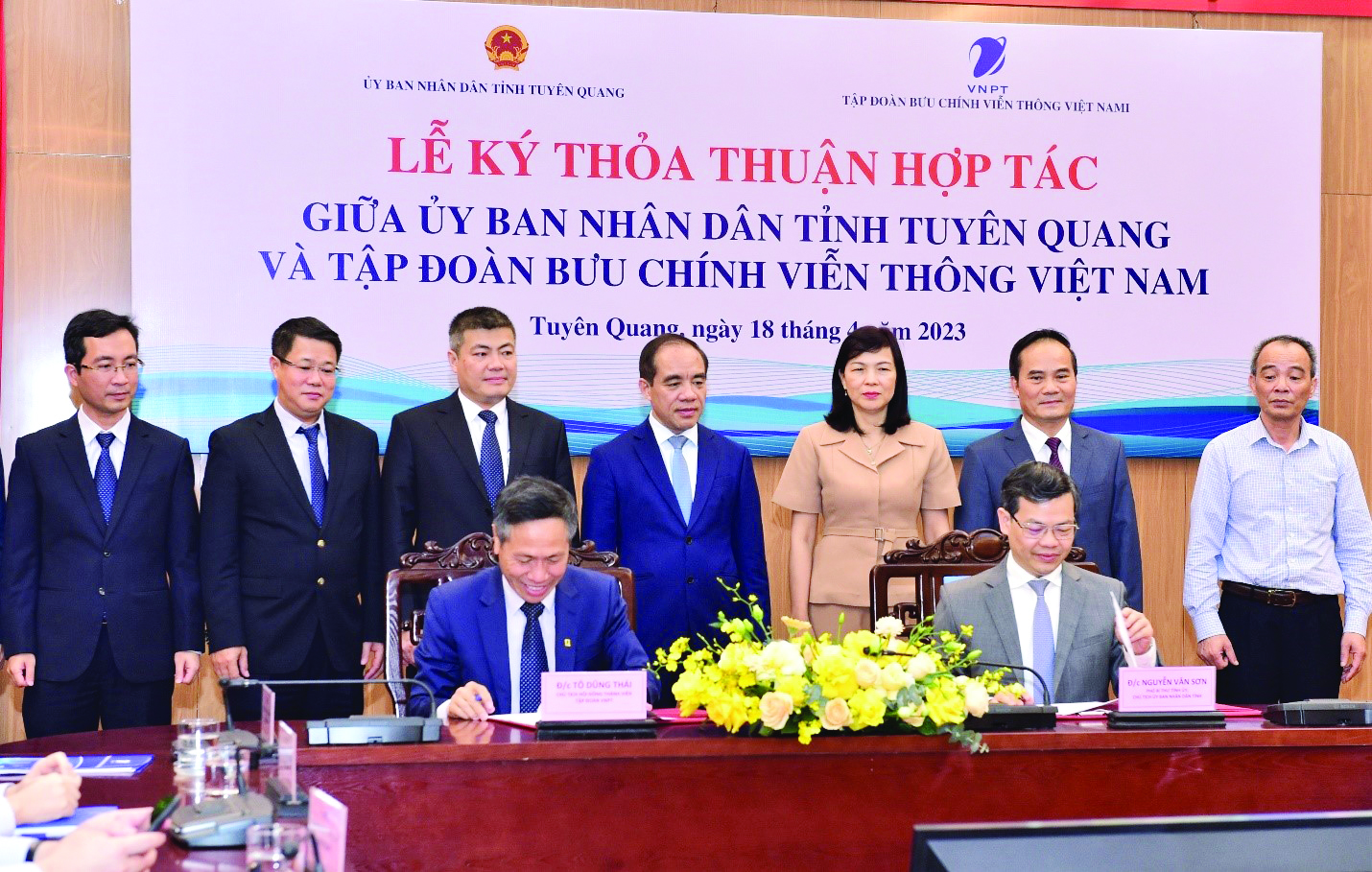  Ký kết thỏa thuận hợp tác chuyển đổi số trên địa bàn tỉnh Tuyên Quang giai đoạn 2023 - 2028 giữa Ủy ban nhân dân tỉnh và Tập đoàn Bưu chính Viễn thông Việt Nam.