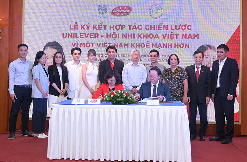 Unilever và Hội Nhi Khoa Việt Nam đã chính thức ký kết thiết lập mối quan hệ hợp tác dài hạn “Vì một Việt Nam khỏe mạnh” giai đoạn 2023 - 202
