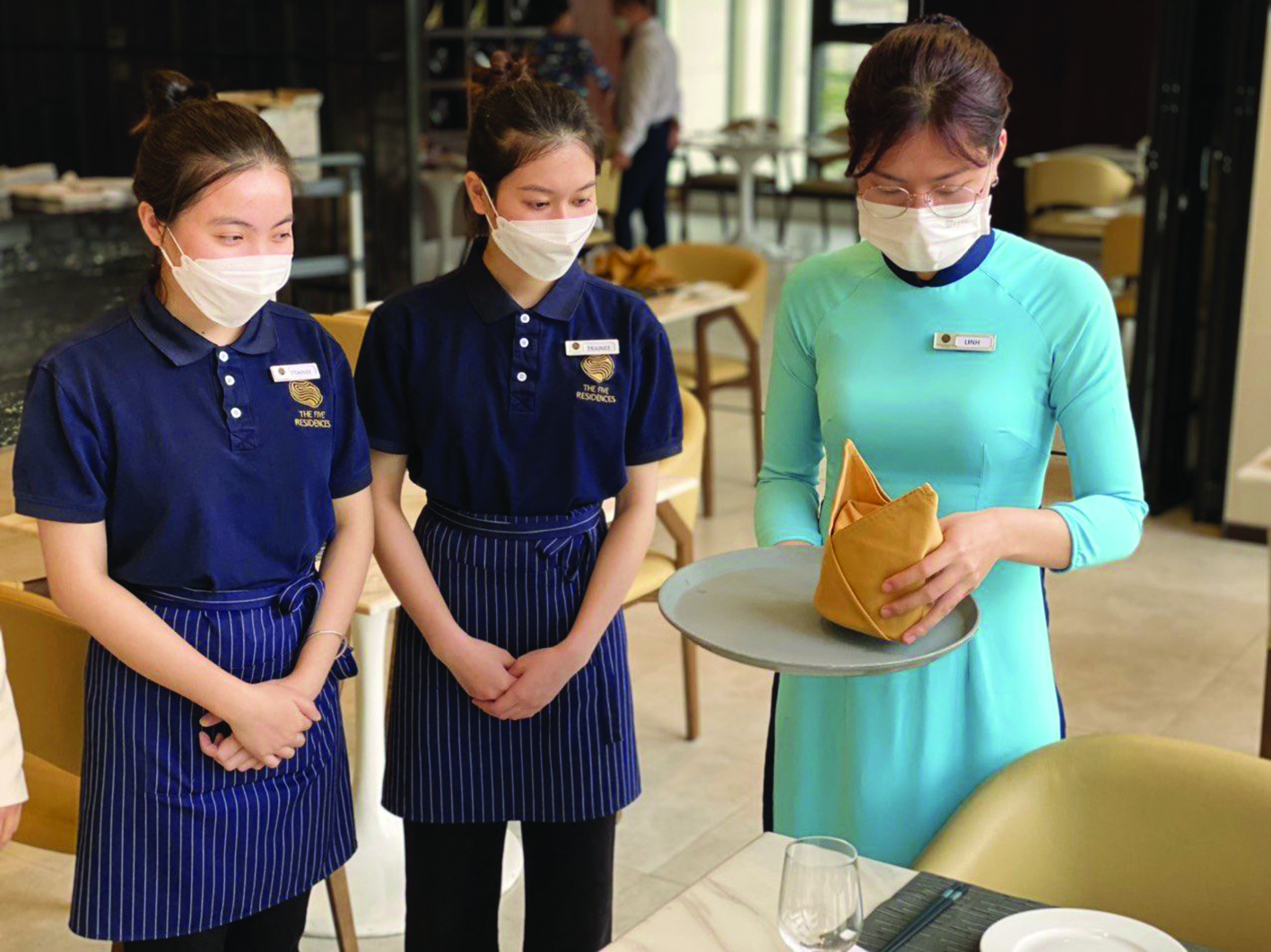  Sinh viên năm 2 Trường Cao đẳng Thương mại và Du lịch Hà Nội thực tập ở Khách sạn The Five Hospitality.