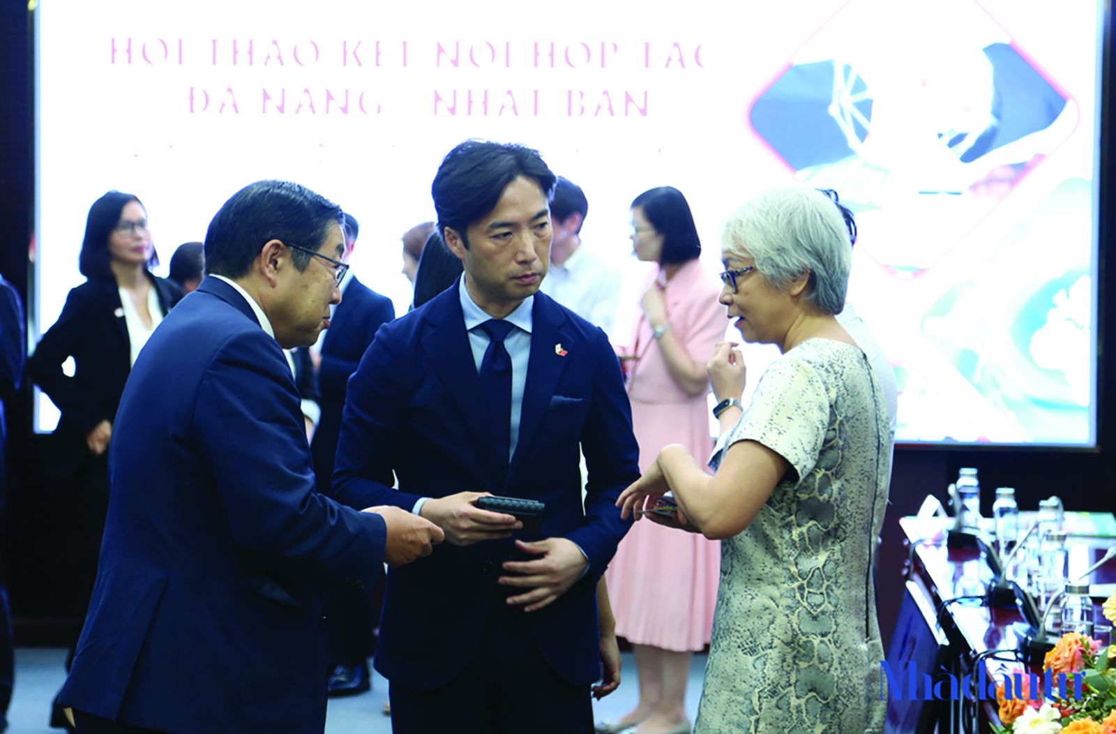 <p/>Các doanh nghiệp Nhật Bản trao đổi với lãnh đạo các Sở, ngành của TP. Đà Nẵng tại Hội thảo Kết nối hợp tác Đà Nẵng - Nhật Bản tổ chức tại Đà Nẵng ngày 14/7/2023.<p/>Ảnh: N.T