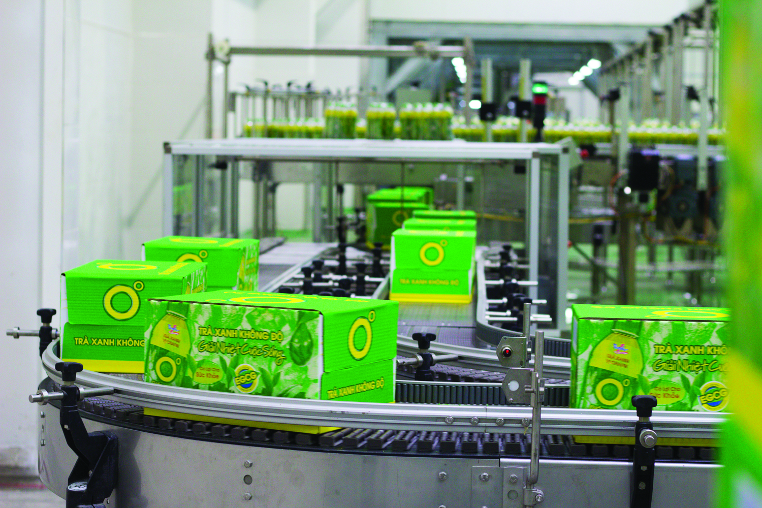  Dây chuyền sản xuất trà xanh không độ ở nhà máy tại Hà Nam.