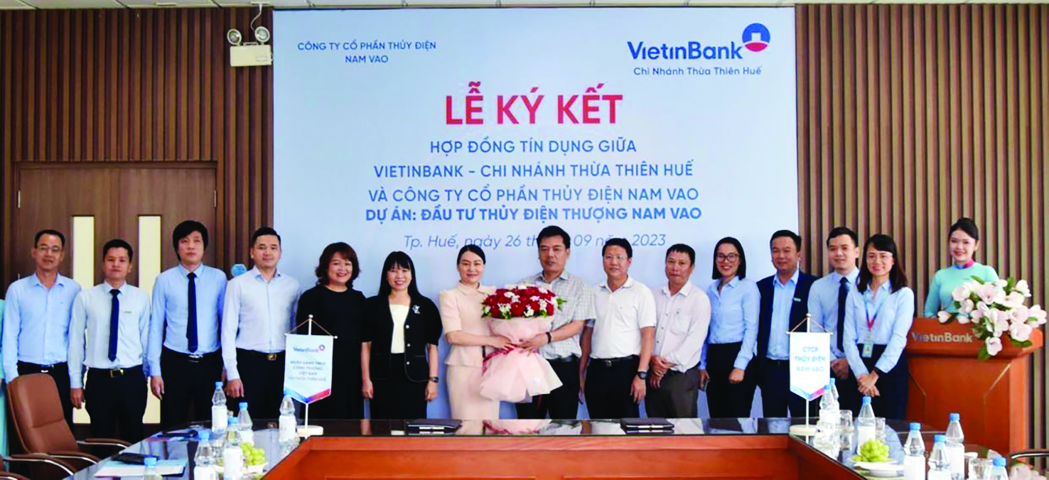  Lễ ký kết hợp đồng tín dụng giữa Vietinbank CN Thừa Thiên Huế và Công ty CP Thủy điện Nam Vao