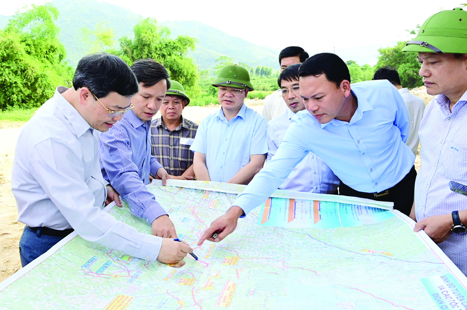  Chủ tịch UBND tỉnh Tuyên Quang Nguyễn Văn Sơn kiểm tra tuyến Quốc lộ 2D kết nối với cao tốc Tuyên Quang - Phú Thọ
