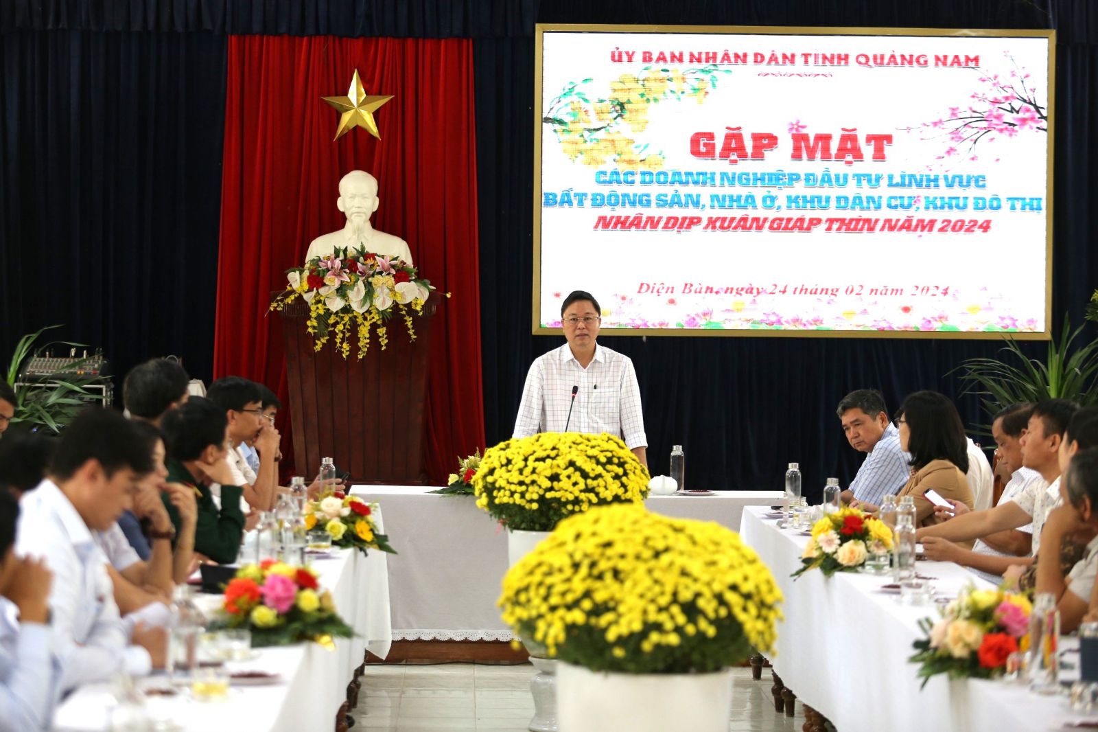  Buổi gặp mặt giữa Chủ tịch Quảng Nam Lê Trí Thanh với nhóm doanh nghiệp lĩnh vực bất động sản vừa qua đã nêu lên hàng loạt khó khăn cần sớm tháo gỡ.