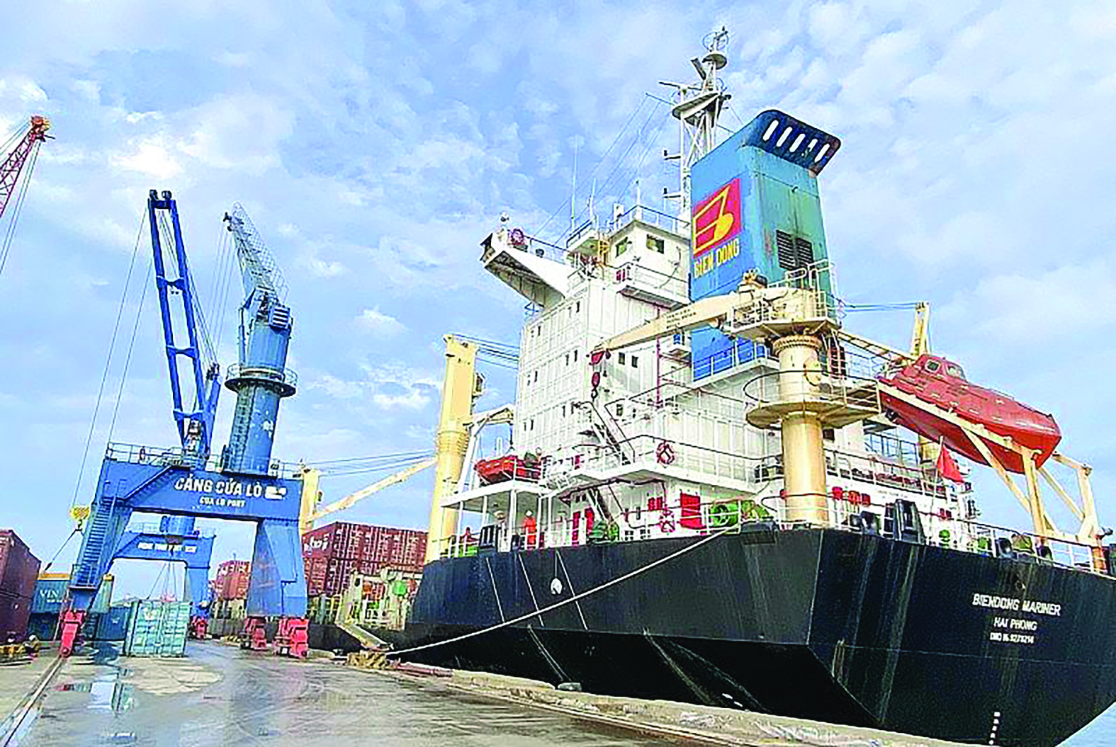  Nhiều “rào cản” về cơ chế, chính sách, hạ tầng kỹ thuật, dịch vụ logistics đã làm sụt giảm sức cạnh tranh của các doanh nghiệp xuất nhập khẩu ở Nghệ An