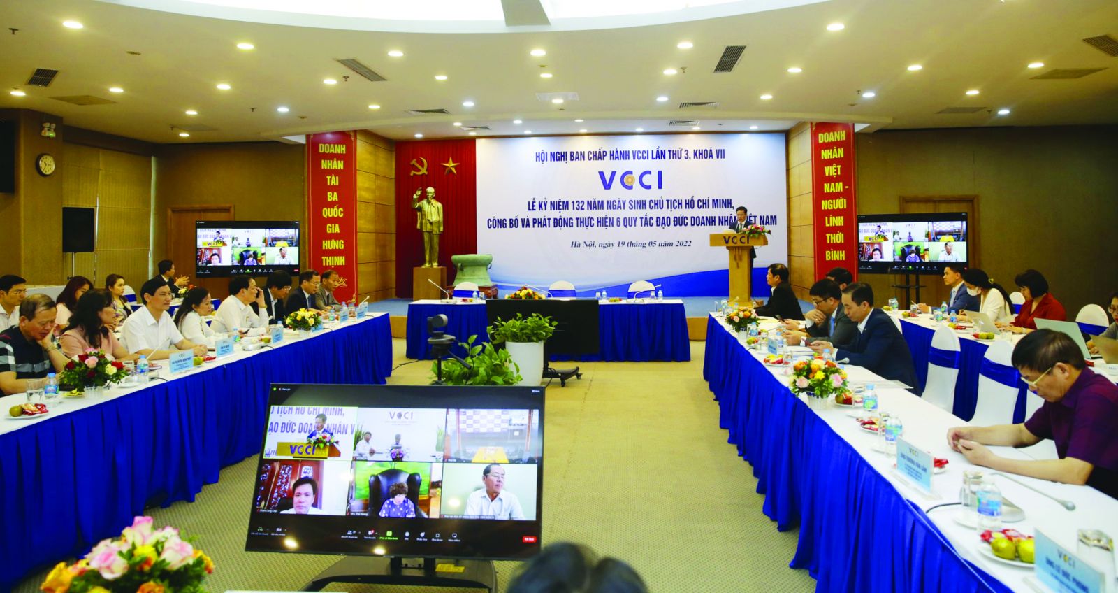  Chủ tịch VCCI Phạm Tấn Công phát biểu tại Lễ công bố và phát động thực hiện Quy tắc đạo đức doanh nhân Việt Nam.