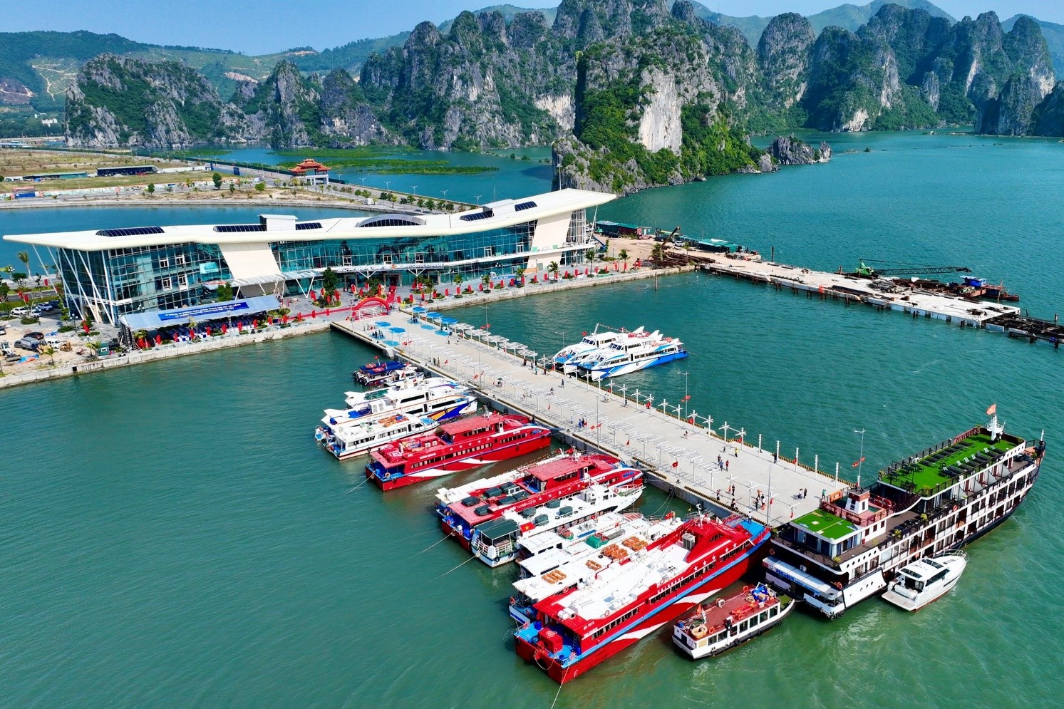 Bến cảng Ao Tiên (huyện Vân Đồn) sẽ khai thác tối đa tiềm năng, thế mạnh về du lịch của địa phương này