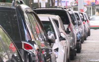 Giá trông giữ xe ở Hà Nội tăng gần gấp đôi: Người dân “méo mặt”