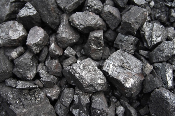 Xuất khẩu hàng trăm tấn quặng sắt từ dự án thua lỗ của ngành Công thương