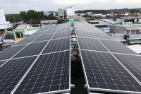 Kiến nghị gỡ hàng loạt vướng mắc cho điện mặt trời mái nhà
