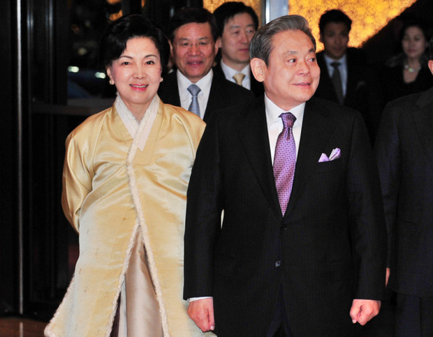Chủ tịch Lee Kun-hee và vợ