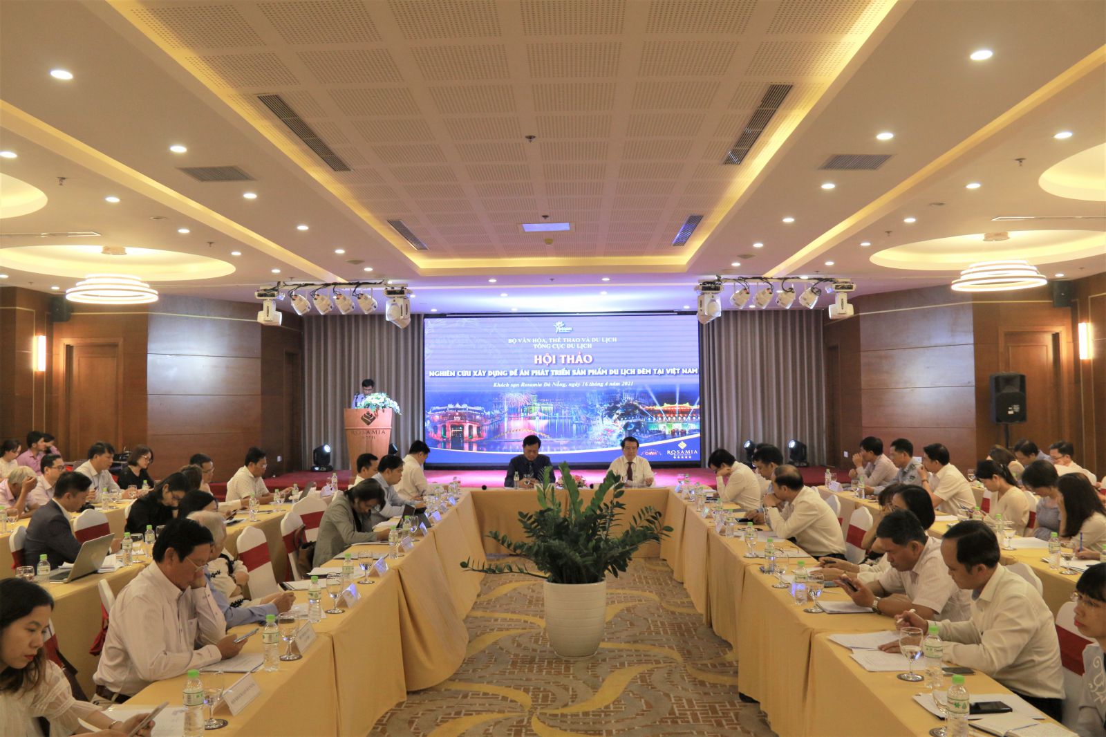 Hội thảo “Xây dựng Đề án phát triển sản phẩm du lịch đêm tại Việt Nam” diễn ra tại Đà Nẵng chiều ngày 16/4.