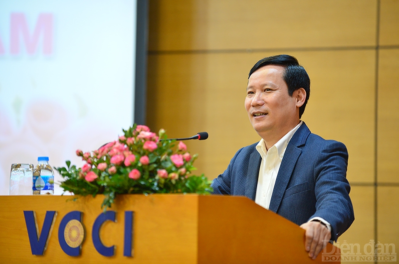 Chủ tịch VCCI Phạm Tấn Công phát biểu chúc mừng nhân dịp Kỷ niệm Ngày Phụ nữ Việt Nam 20/10.