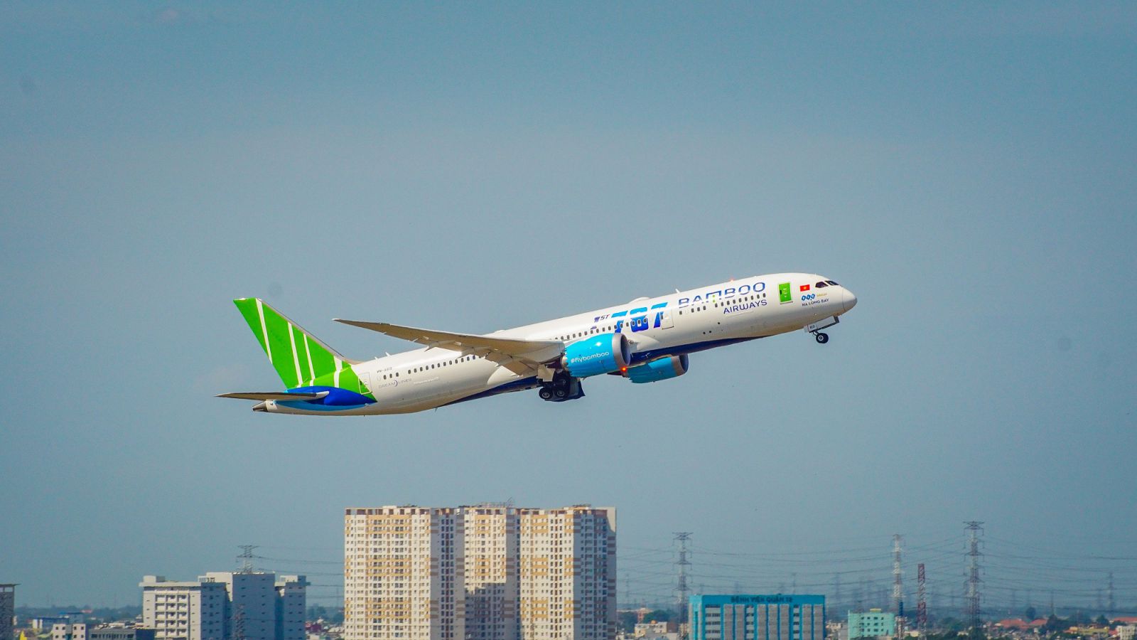 Ảnh 4: Đường bay thẳng Việt – Anh của Bamboo Airways được khai thác trên tàu bay thân rộng Boeing 787-9 Dreamliner hiện đại