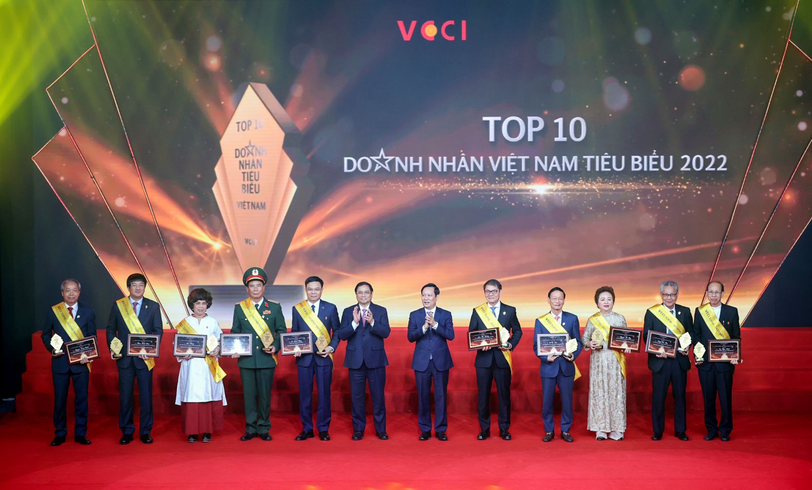Ảnh 3: Top 10 Doanh nhân Việt Nam tiêu biểu 2022