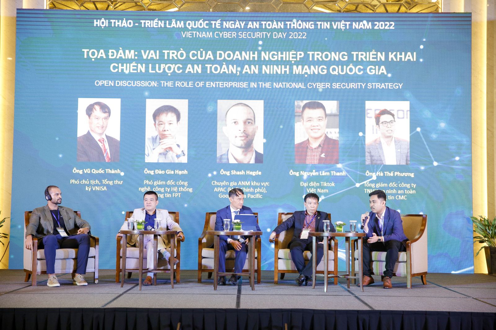 Ảnh 6: Ông Hà Thế Phương (ngoài cùng bên phải), Tổng giám đốc CMC Cyber Security chia sẻ tại Tọa đàm