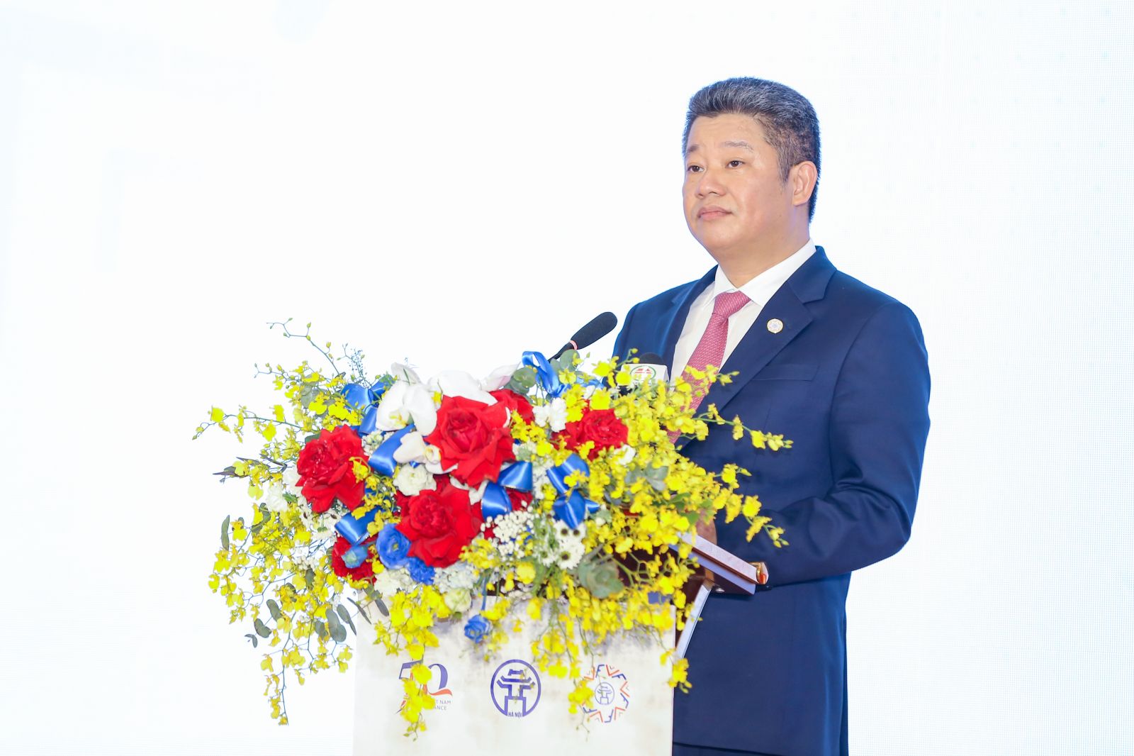 Ảnh 2: Phó Chủ tịch UBND thành phố Hà Nội Nguyễn Mạnh Quyền phát biểu khai mạc diễn đàn.