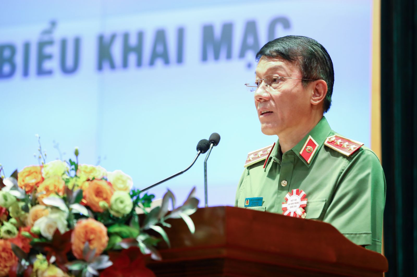 Thứ trưởng Lương Tam Quang, Chủ tịch Hiệp hội An ninh mạng quốc gia phát biểu tại Đại hội.