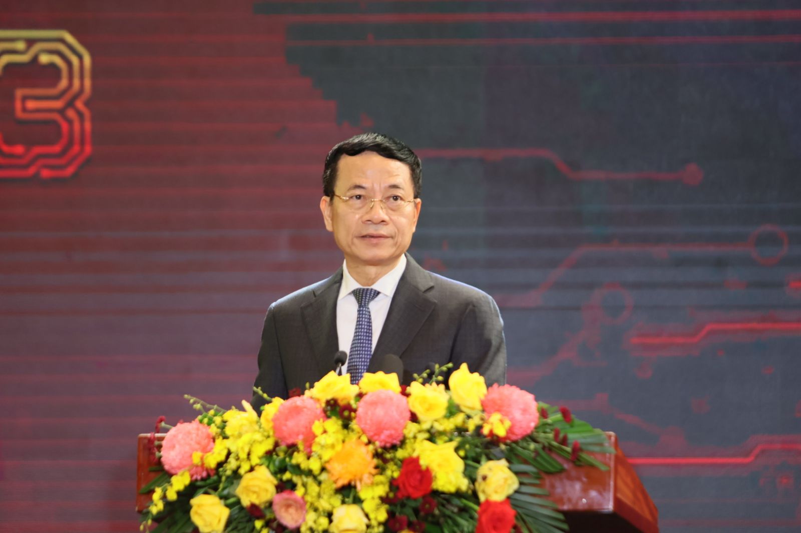 Bộ trưởng Thông tin và truyền thông Nguyễn Mạnh Hùng phát biểu tại Chương trình Ngày chuyển đổi số quốc gia