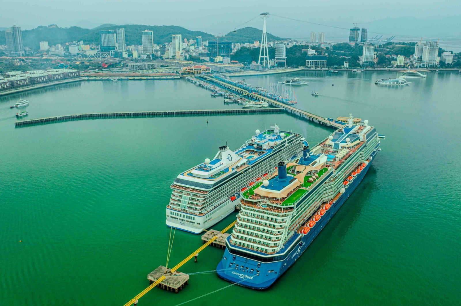 Cảng tàu khách quốc tế Hạ Long thường xuyên đón tàu khách quốc tế hạng sang