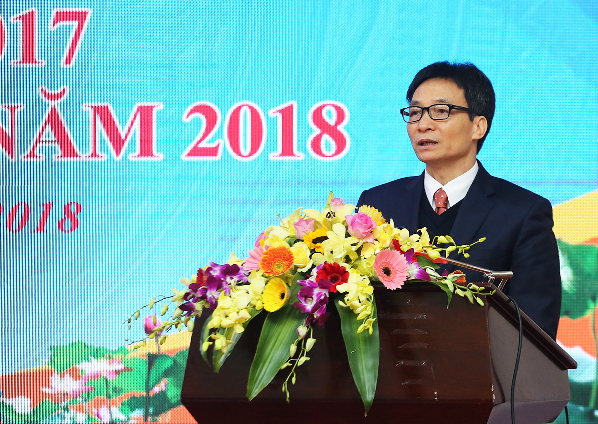 Phó Thủ tướng Vũ Đức Đam khi tham dự Hội nghị tổng kết năm 2017 và triển khai nhiệm vụ năm 2018 của Tổng Liên đoàn Lao động Việt Nam (TLĐLĐVN), ngày 12/1, tại Hà Nội.
