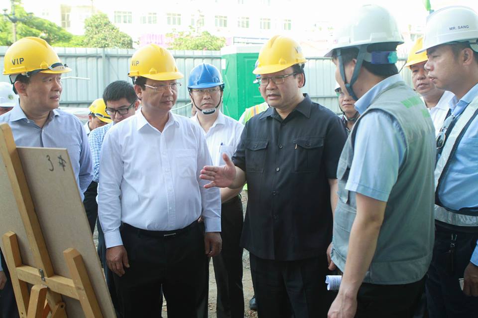 Bí thư Thành ủy Hà Nội Hoàng Trung Hải kiểm tra tiến độ xây dựng công trình tuyến đường sắt đô thị Nhổn - Ga Hà Nội