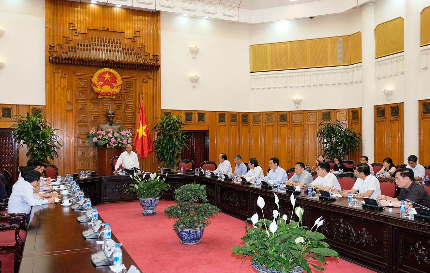 Thủ tướng Nguyễn Xuân Phúc phát biểu tại cuộc họp về việc xây dựng Chính phủ điện tử, chiều 14/5.