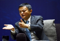 Đang “ăn nên làm ra”, Jack Ma bất ngờ tuyên bố rời khỏi Alibaba
