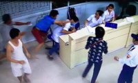 [64 năm ngày Thầy thuốc Việt Nam] Khi nào hết nạn bạo hành nhân viên y tế?