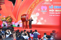 Thủ tướng Nguyễn Xuân Phúc đánh trống khai hội Hội báo toàn quốc 2019