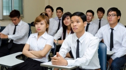 [VIỆT NAM HÙNG CƯỜNG] Chuyển dịch lao động theo bằng cấp ở Việt Nam: Bài 4 - Nhìn từ kinh nghiệm quốc tế