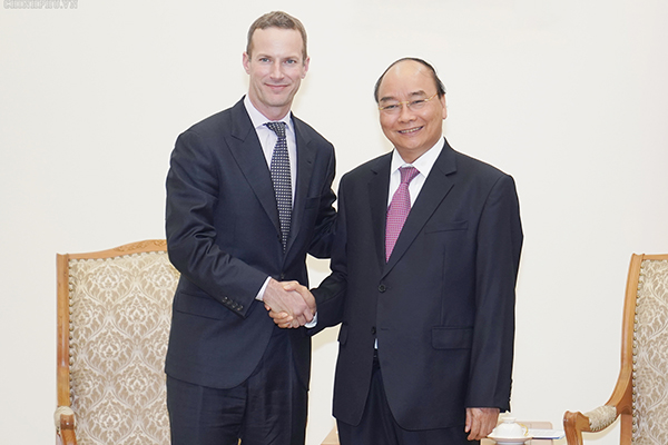 Thủ tướng Nguyễn Xuân Phúc vừa tiếp Giám đốc điều hành Cơ quan Phát triển tài chính quốc tế Hoa Kỳ (DFC) Adam Boehler.