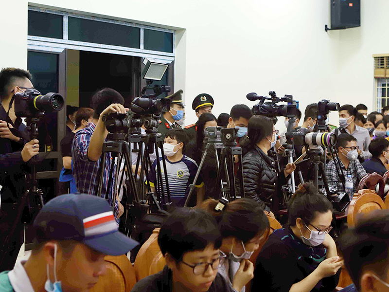 Buổi lễ thu hút đông đảo phóng viên và nhân dân xã Sơn Lôi