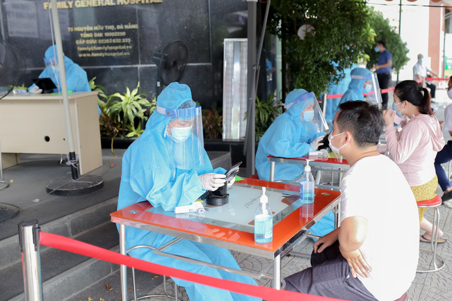 Bộ Y tế chi viện nhân lực, hỗ trợ liên tục cho Đà Nẵng khẩn trương dập dịch COVID-19