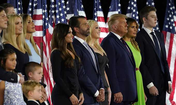 Gia đình Tổng thống Donald Trump tại Đại hội Toàn quốc đảng Cộng hòa ở Nhà Trắng hồi tháng 8. Ảnh: AP.