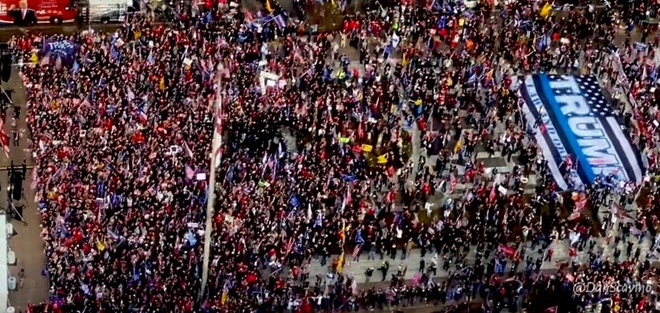 Đám đông ủng hộ ông Trump ở Washington D.C. Ảnh: Twitter