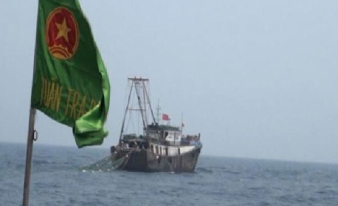 Hải đội 2 BĐBP tỉnh Thái Bình xua đuổi tàu cá nước ngoài vi phạm vùng biển Việt Nam. (Ảnh: BĐBP Thái Bình cung cấp)