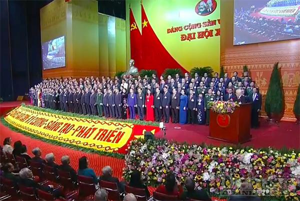 Ban Chấp hành Trung ương khóa XIII ra mắt Đại hội XIII của Đảng.