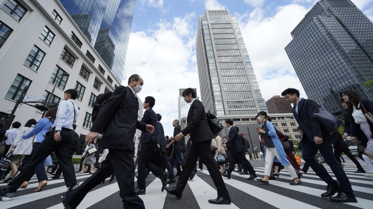 iện tại Nhật Bản đang gặp rắc rối với các doanh nghiệp có mối quan hệ chặt chẽ với chính quyền