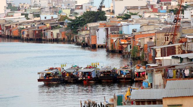 Những xóm nghèo ven sông Sài Gòn đã dần bị xoá sổ.