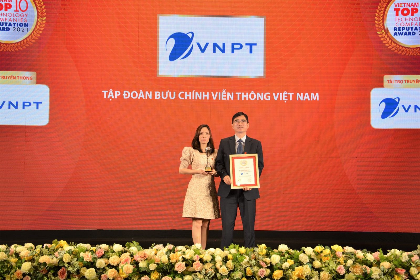 Tổng Công ty Dịch vụ Viễn thông VNPT VinaPhone – một thành viên của Tập đoàn VNPT đứng top 5 trong bảng xếp hạng