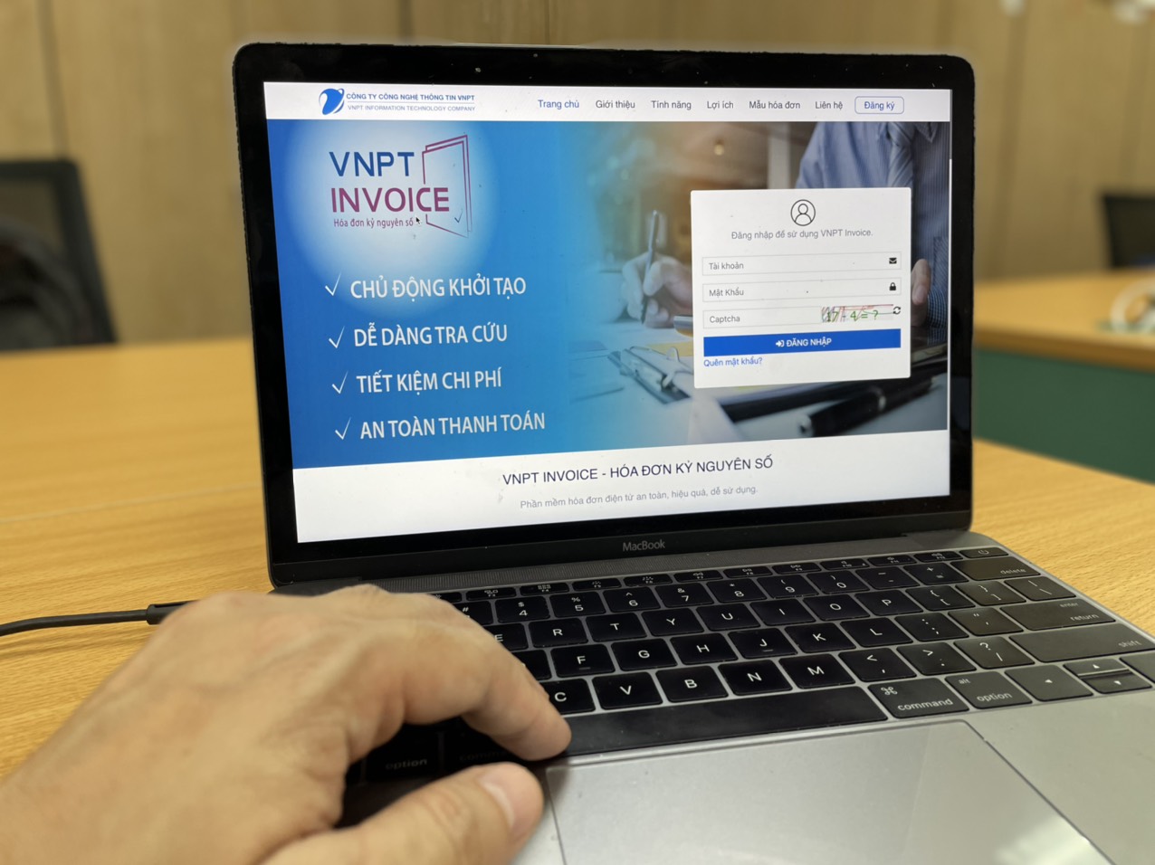VNPT Invoice trong suốt nhiều năm qua luôn là một trong những nhà cung cấp dịch vụ hóa đơn điện tử hàng đầu chiếm lĩnh thị trường tại Việt Nam.jpg