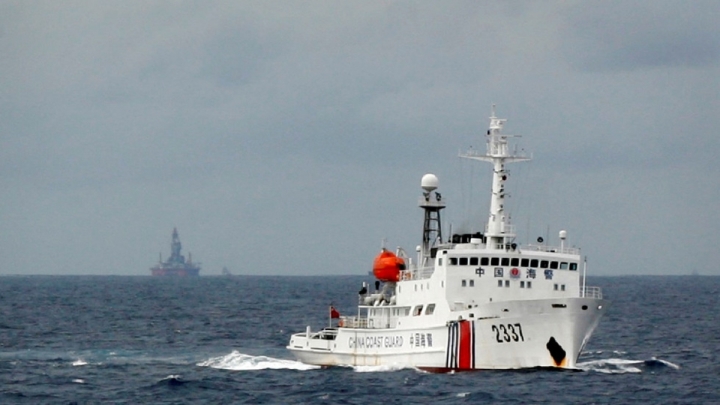 Tàu hải cảnh của Trung Quốc hoạt động trên Biển Đông. (Ảnh: Reuters)