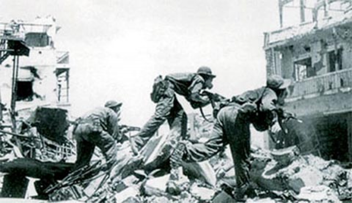 Bộ đội ta tấn công vào Quảng Trị (ảnh tư liệu) năm 1972. Ảnh tư liệu Bảo tàng Lịch sử Quốc gia. 