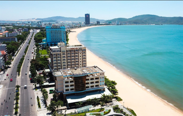 Ba khách sạn án ngữ bờ biển Quy Nhơn sẽ được di dời để trả lại cảnh quan