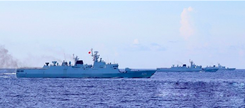 Chiến hạm Trung Quốc trong một cuộc tập trận ở Biển Đông 