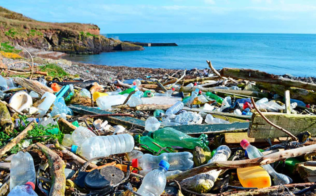 Việt Nam đặt mục tiêu phấn đấu đến năm 2030 giảm thiểu 75% rác thải nhựa trên biển và đại dương. Ảnh minh họa. Nguồn: Moitruong.net.vn